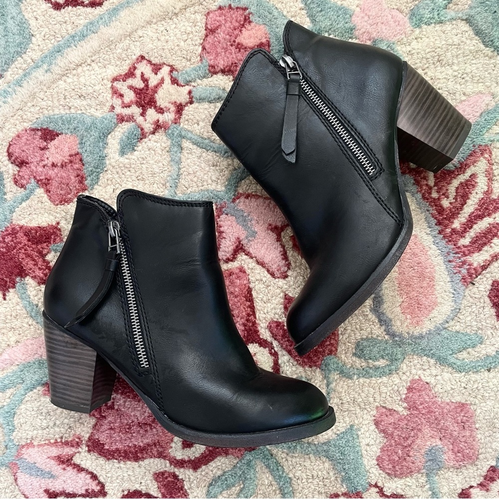 Black zipper ankle boots